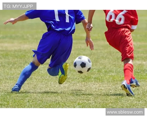 足球场上的变向大师：那些让对手目瞪口呆的足球明星们