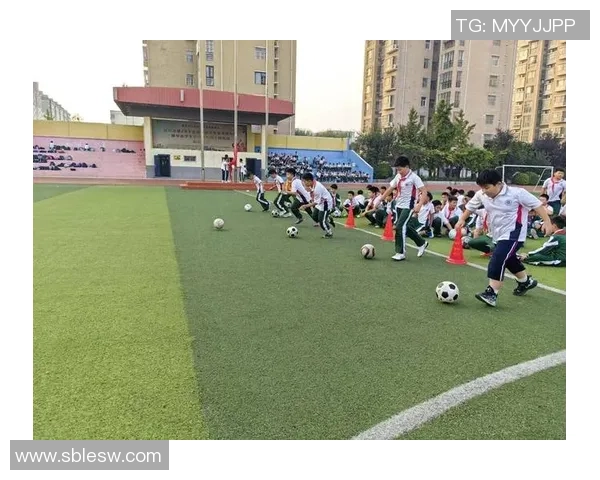 喳喳呱足球：探索足球世界的乐趣与激情，感受运动带来的无限魅力与团结精神