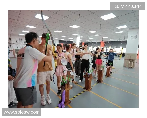 足球射箭的奇妙结合探索运动创新与竞技魅力的全新体验 足球射箭的奇妙结合探索运动创新与竞技魅力的全新体验